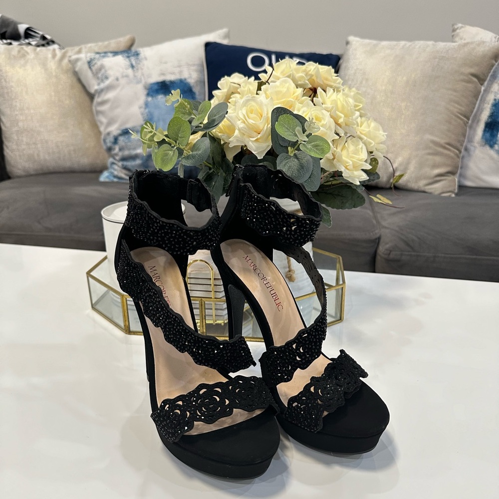 Marco Republic Black Heels size 6